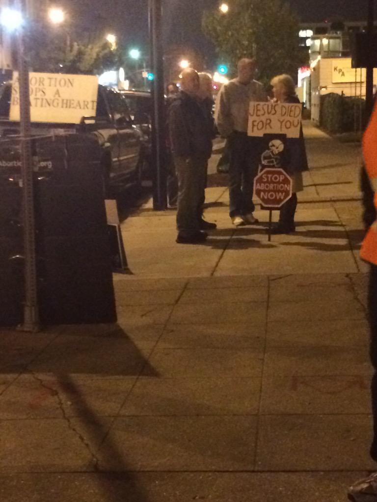 LouClinicEscort's tweet photo. #protectthezone #notcounseling #everysaturdaymorning http://t.co/IIcxA6QIl5