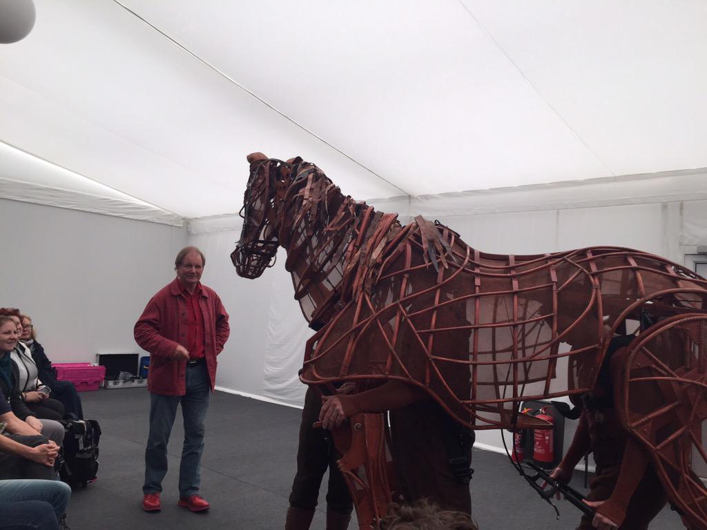SamuelTGWhiting's tweet photo. Just saw the wonderful Michael Morpurgo @kewgardens &amp; the unexpectedly emotional appearance of Joey #WriteonKew http://t.co/AphROl1rWX