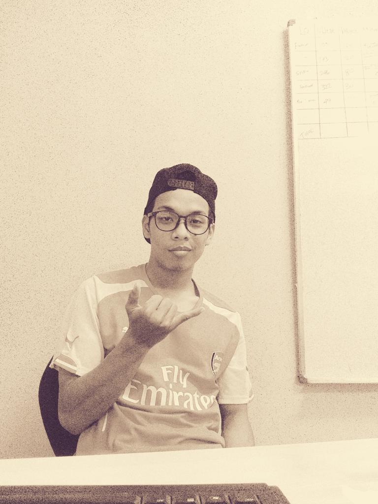 rifal tweet media