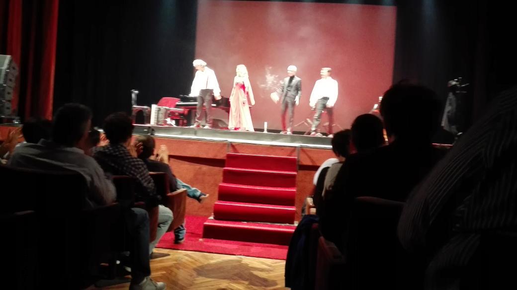 AndreaZezza's tweet photo. Al @TeatroQuirino con #federicobuffa e le Olimpiadi del '36, una notte magica http://t.co/zebwEorEiR