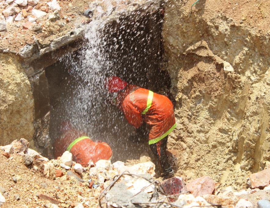 Satu Pekerja Tewas Tertimbun Reruntuhan “Jobong” Batu Gamping di Bogorejo - infoblora.com/2015/09/satu-p… #beritablora