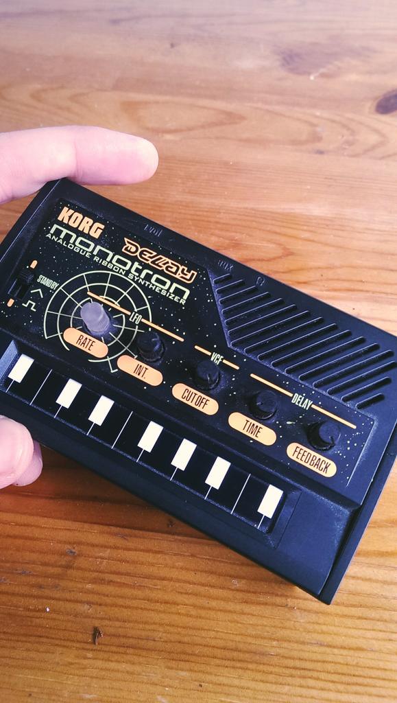 radiohazeband's tweet photo. #synthtime http://t.co/yoL01I0t26