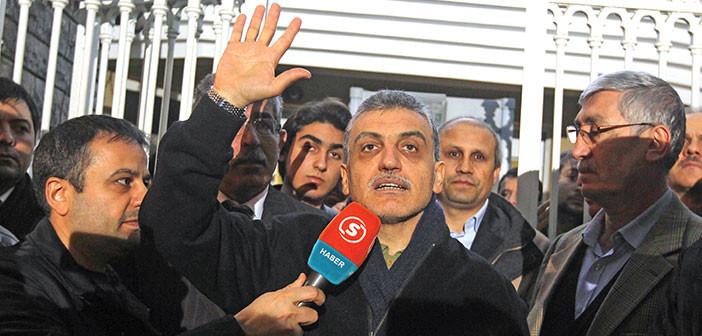 DailyNews_TR's tweet photo. BİR BAYRAM DAHA CEZAEVİNDE
Hidayet Karaca'ya 286 gündür belgesiz, delilsiz zulmediliyor
Video
http://t.co/UiFi2BbuPf http://t.co/URYDxTxtB1