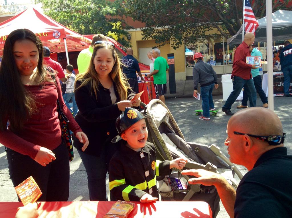FDNY's tweet image. #FireMarshals do more than investigate &amp;amp; they are at the #FDNY150 Block Party teaching parents to be #FDNYSmart.