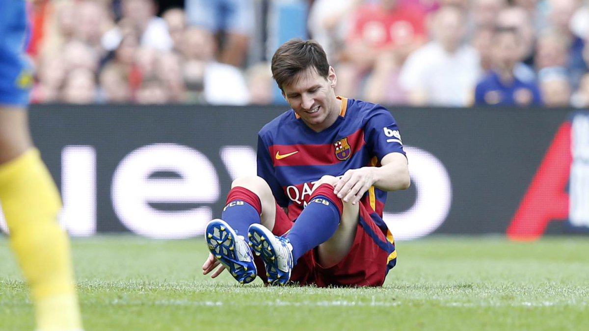 FCBarcelona_es's tweet photo. Messi tiene una rotura del ligamento colateral interno de la rodilla izquierda. Tiempo de baja de 7 a 8 semanas http://t.co/MlNEQNXTbW