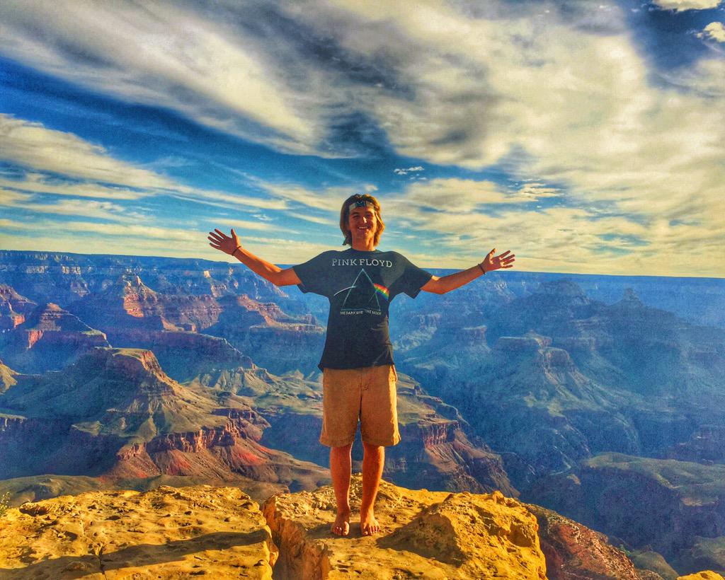 SunshineShark's tweet photo. Greetings from the Grand Canyon! 140 days and 6,000 miles traveled completely without money, living off the land. http://t.co/kR6DfHbE2a