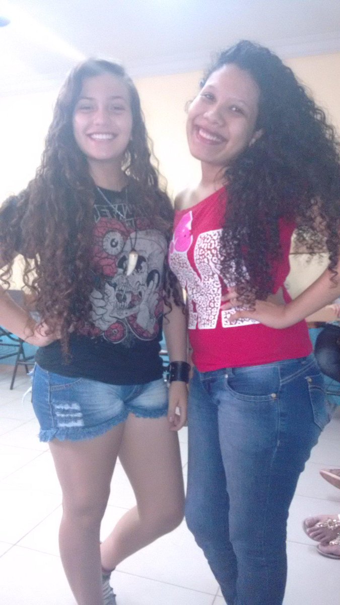 naturalsatelitt's tweet photo. Cachos forever 
#EverySaturdayMorning http://t.co/YBAzbX4oDj
