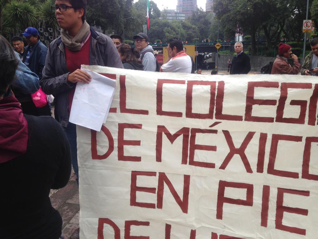 Estamos en el Tlaloc reuniendo al contingente de <a href="/ELCOLMEX/">El Colegio de México</a>.