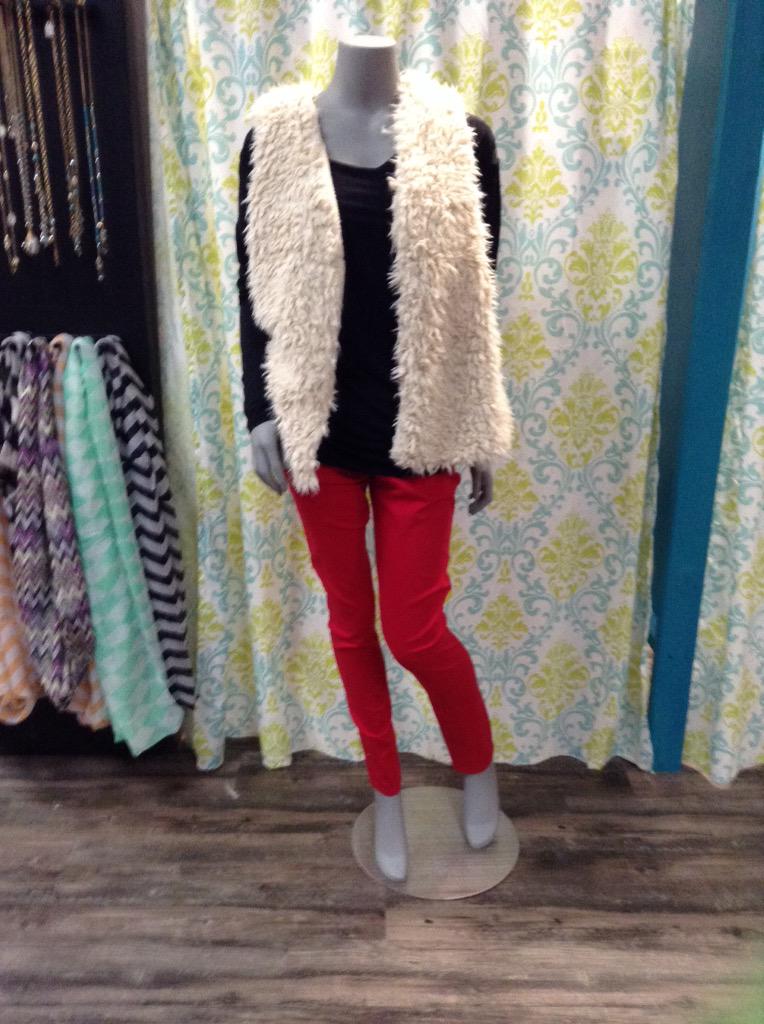 ShabbyChicBTQ's tweet photo. Red jeans with black layering tee and cream reversible fur vest http://t.co/9cnJhWfsjI