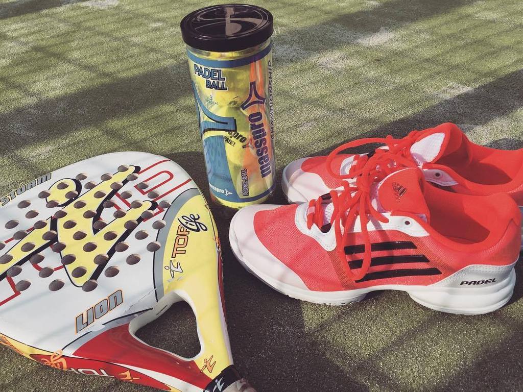 Padel_ig's tweet photo. Plan de sábado tarde 🎾 #temachaco #love #padel #home de @paulabarrio http://t.co/qlGDbgQ3ia