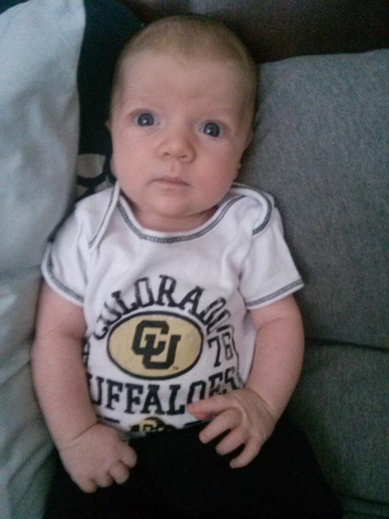 D_MoneyGillmore's tweet photo. Love hanging out with my little boy and @jordanlillie all day. This is the life. http://t.co/OcHNKBUuRy