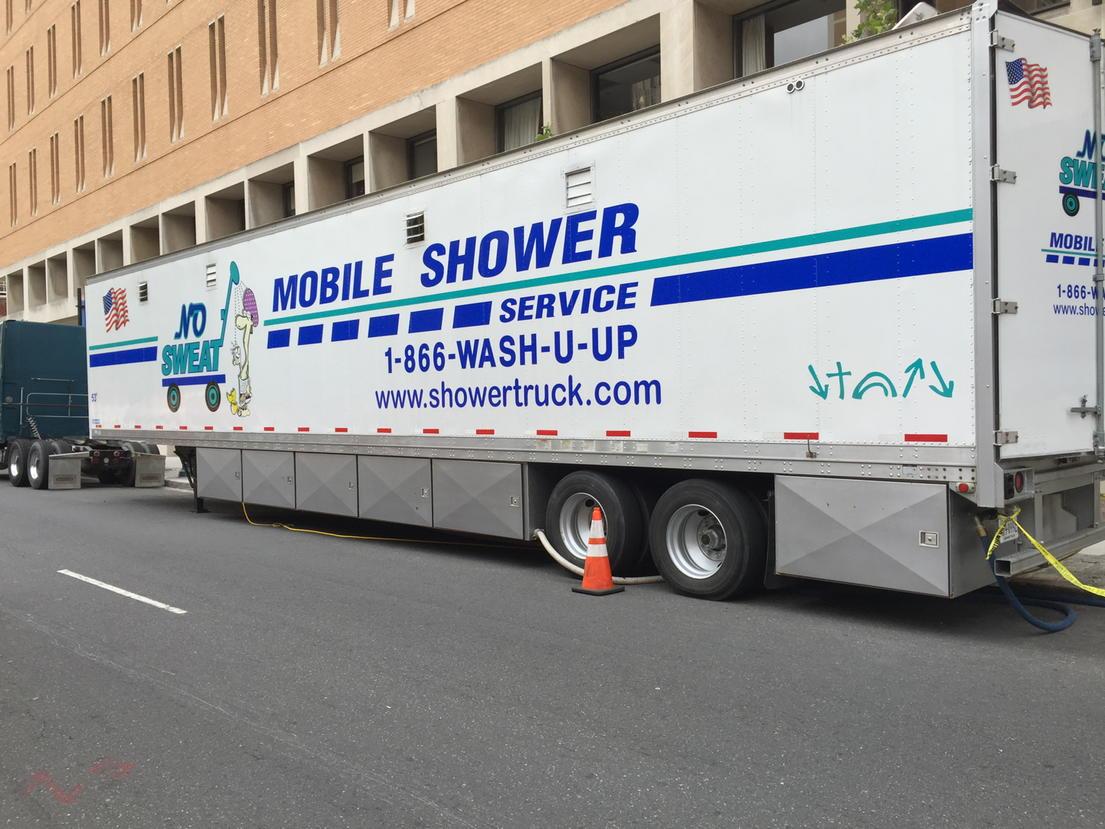 jimwalsh_cp's tweet photo. If Jefferson Hospital  workers smell fresh during 12-hour shifts this weekend, here's why #notforpublic #popeinphilly http://t.co/Cniv47dgUJ