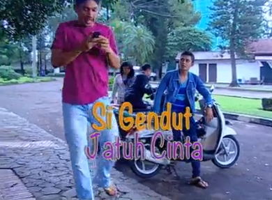 SCTV's tweet photo. Sesaat lagi rerun @FTV_SCTV Pagi "Si Gendut Jatuh Cinta" dibintangi @MissSharena &amp; @ibnujamilo. Pukul 10.00 WIB http://t.co/pgNHFCi4qo