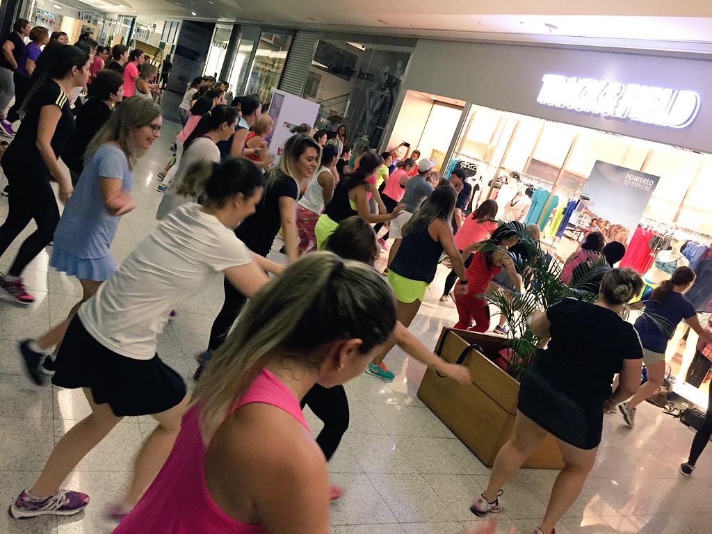 TrackFieldNatal's tweet image. Segredo é não ficar parada. Aulão de dança faz toda diferença neste sábado no @MidwayMall.
