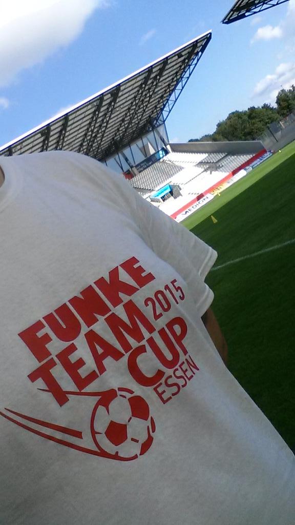 EinTimMueller's tweet photo. Während #RWE in Verl ran muss, spiele ich heute mal im Stadion Essen. #FTC2015 http://t.co/Ze4S1HANMO