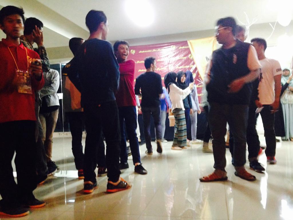 [live report]selasar SC rame bgt sama calon penonton yeaayy