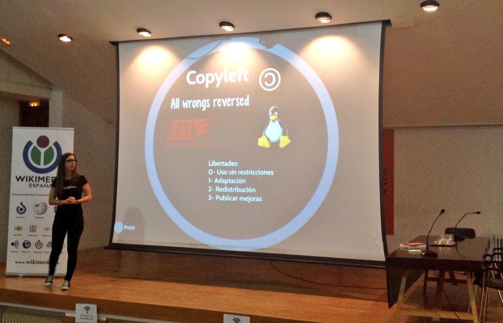 juanmagcolinas's tweet photo. .@ChuritaSRM está explicando, de forma muy didáctica, las licencias libres, en #WikiConnection. CC/ @wikimedia_es http://t.co/5O1gNG20VQ