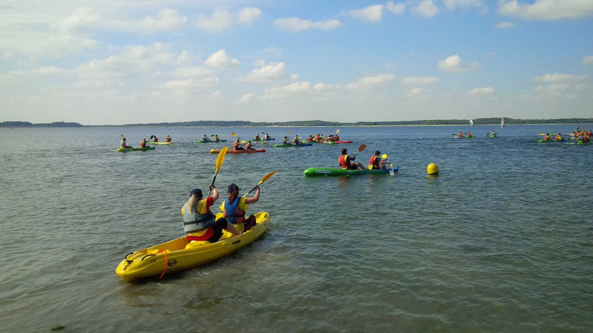 isabelleprige's tweet photo. 108 pagaies, 54 canoës, pas encore d'ampoules #merciopourlesgants #RaidEdr2015 http://t.co/4lV4L2snGr