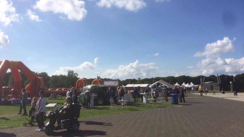 Het is echt genieten hier in de zon! Kom vooral en neem cash geld mee want helaas kan er niet gepind worden!