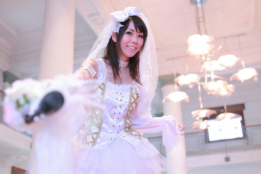 Weeks 今日は 室内ロケで 水樹奈々 コスプレ のステージ衣装を撮らせてもらいました 前半はステージ衣装のウエディング 遠かったけど すごく楽しかったです Http T Co Pjg7syxq3a