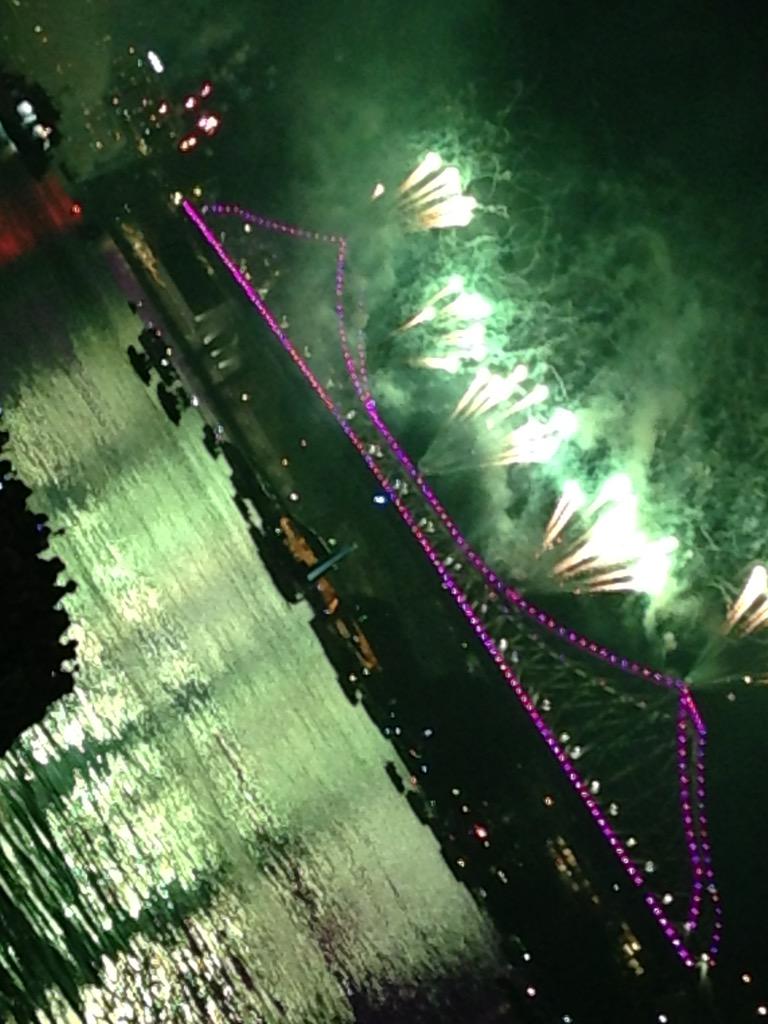 Garyggb's tweet photo. Great night at Riverfire, well done Brissy and Kids Help Line. http://t.co/zeypPNbwJM