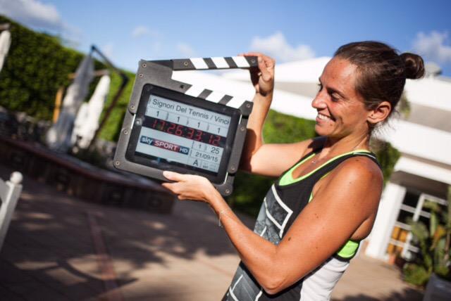 roberta_vinci's tweet photo. Stasera alle 00,15 e domani alle 16,15 su @SkySport 1...vi aspettooooo!!!!🎉🎉 #isignorideltennis #nonprendeteimpegni 😜 http://t.co/pw2AO6A9KR