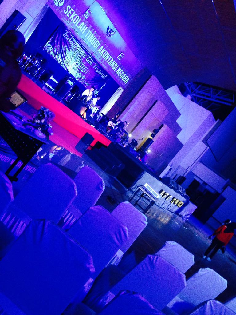 [live report]3 lagu yg dibawakan oleh Grey : Shake It Off,Suit and Tie,Pergilah.