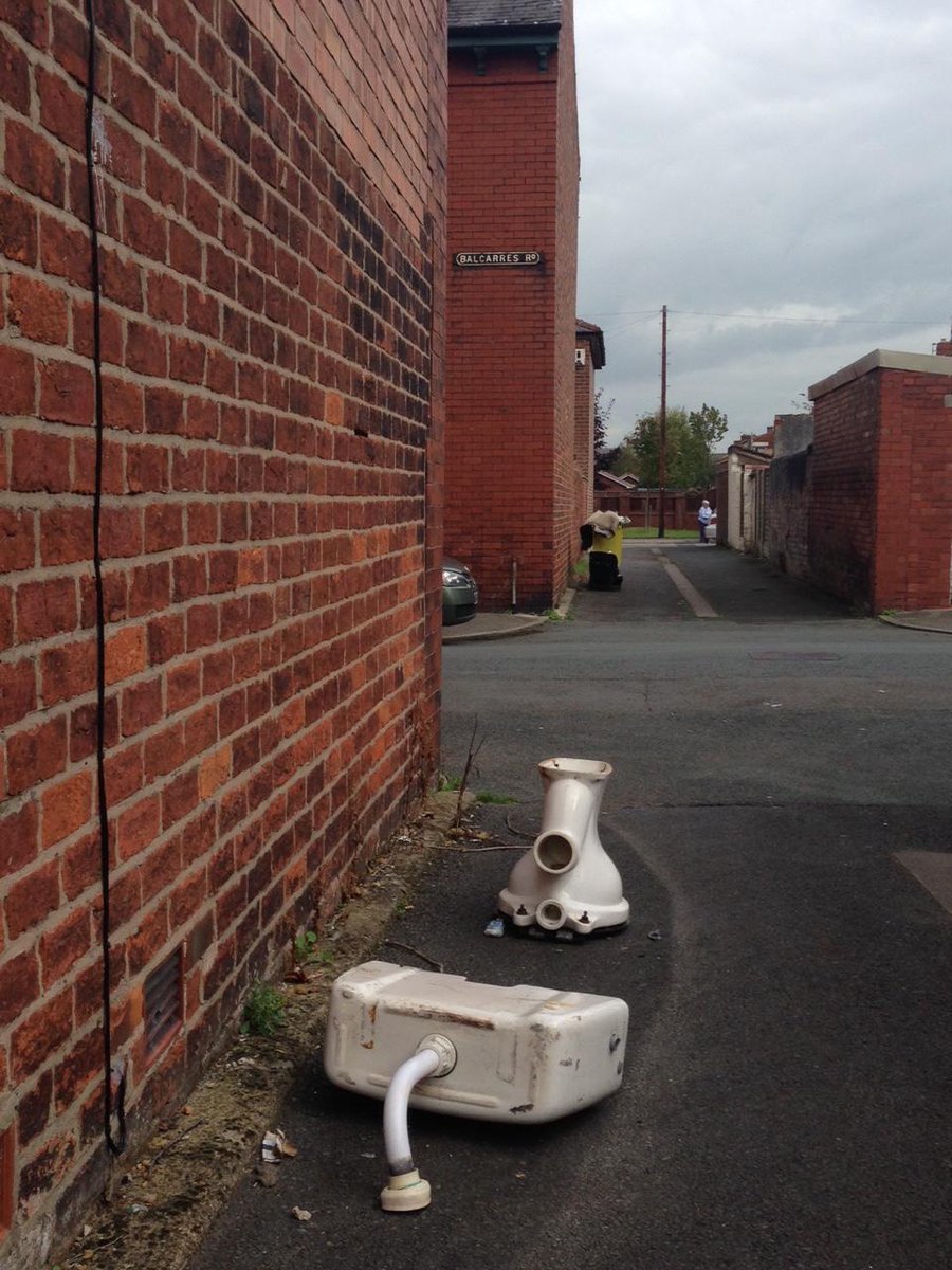 karlossantos's tweet photo. @PrestonThat New public convenience to open on Balcarres Rd. #handy #PrestonThat http://t.co/8O2VunYODF