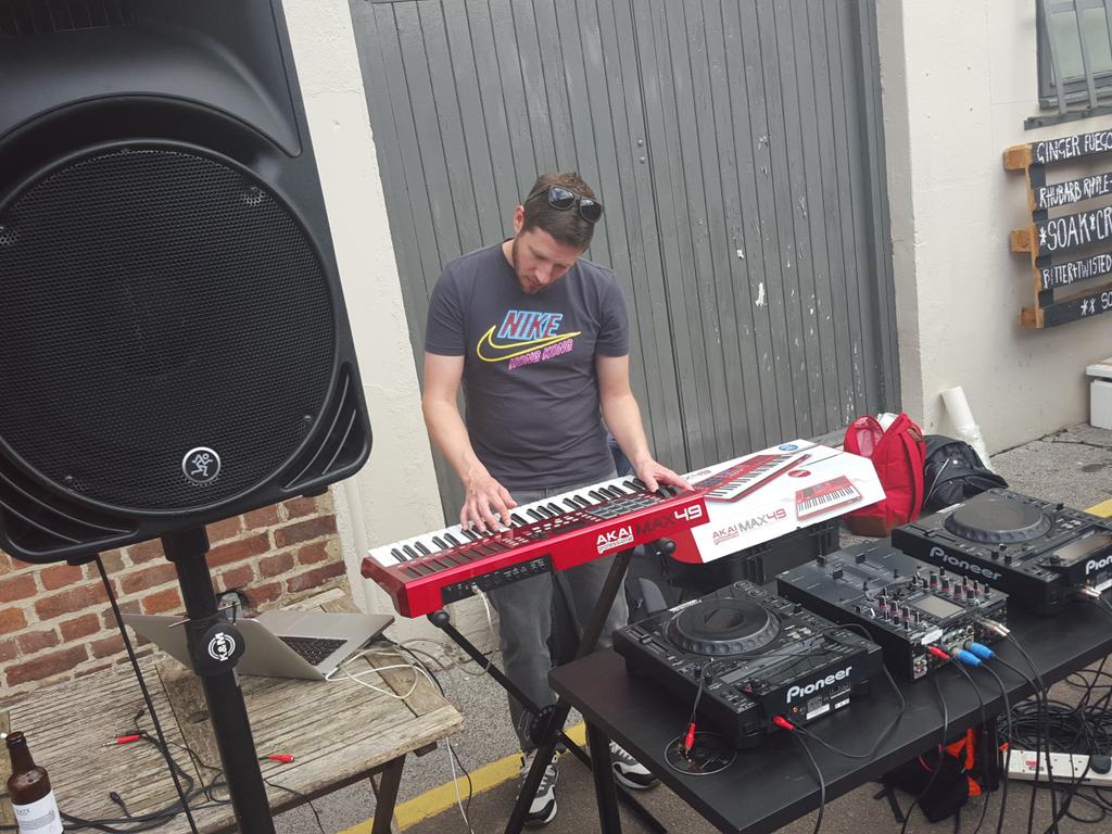 Unit_25's tweet image. Mode has taken over the decks - see you on the dancefloor! #U25BlockParty