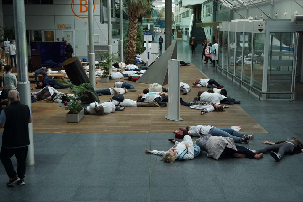 DrJeromeMarty's tweet photo. #flashdoc #LoiSanté 1e action on continu hall hop Pompidou http://t.co/64gbrHINSW