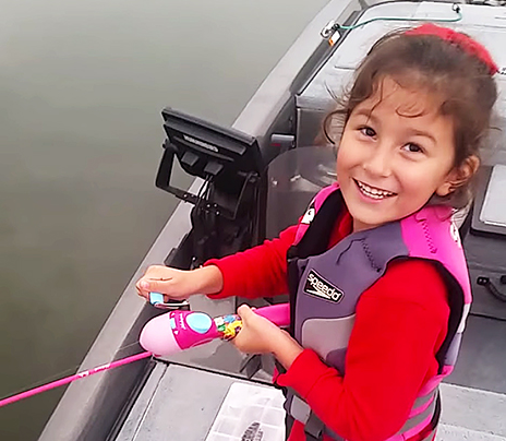 usweekly's tweet photo. You go girl! Watch little Avery catch a huge bass with the help of her Barbie fishing pole: http://t.co/w7v8ztrkoC http://t.co/5QlabClVsQ