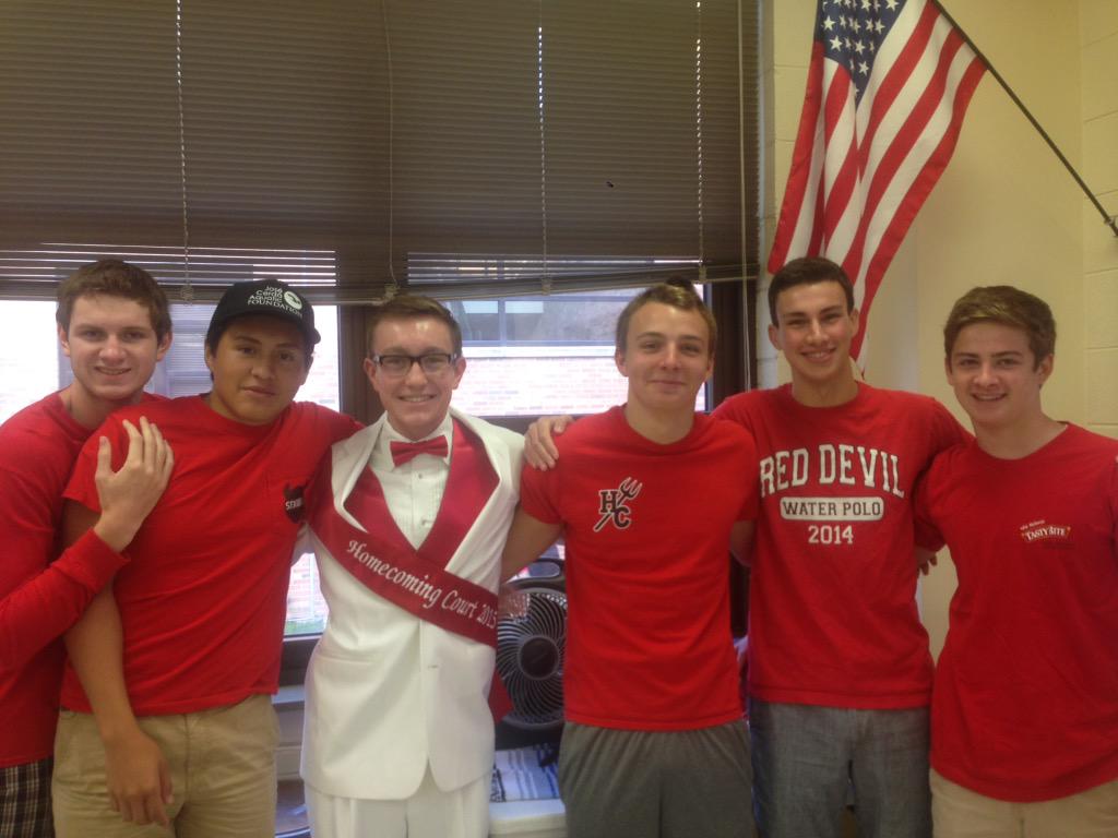 HCRDWP's tweet photo. Happy homecoming! Have an awesome and safe day! #HomecomingWeek2015 @HCHSActivities @jimmyolee http://t.co/UCTwLu6wQA
