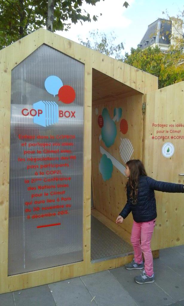 CamilleDantec's tweet photo. Tous experts du climat avec la #copbox #Alternatiba http://t.co/4KhDoJPhro