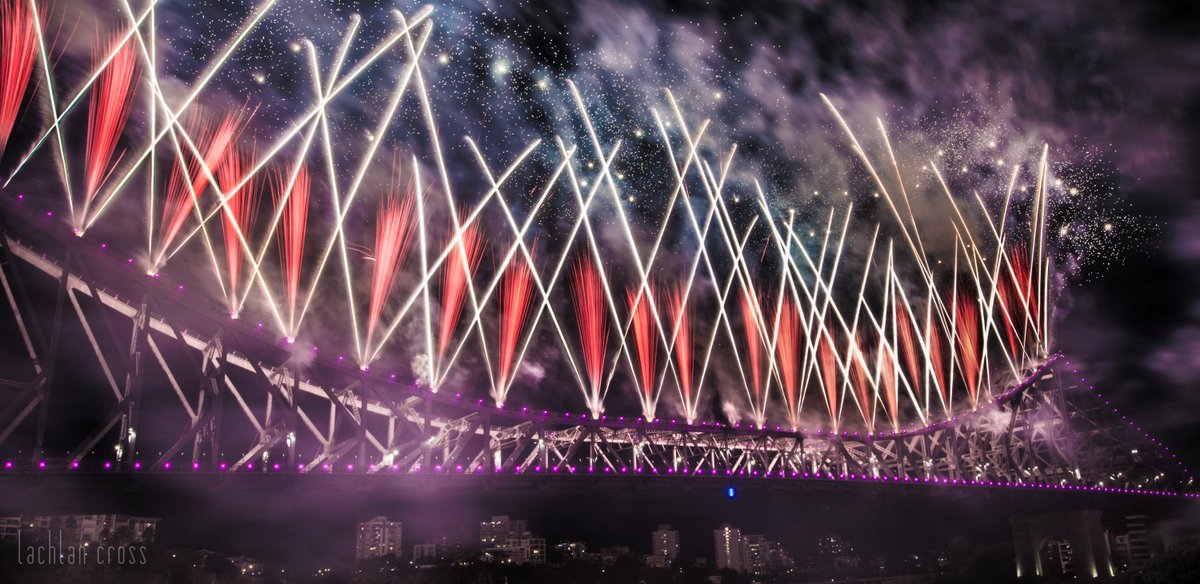 lachlancross's tweet photo. Riverfire 2015! @BrisFestival #BrisFest #Riverfire #RiverFire2015 http://t.co/3bOAVA1oHR
