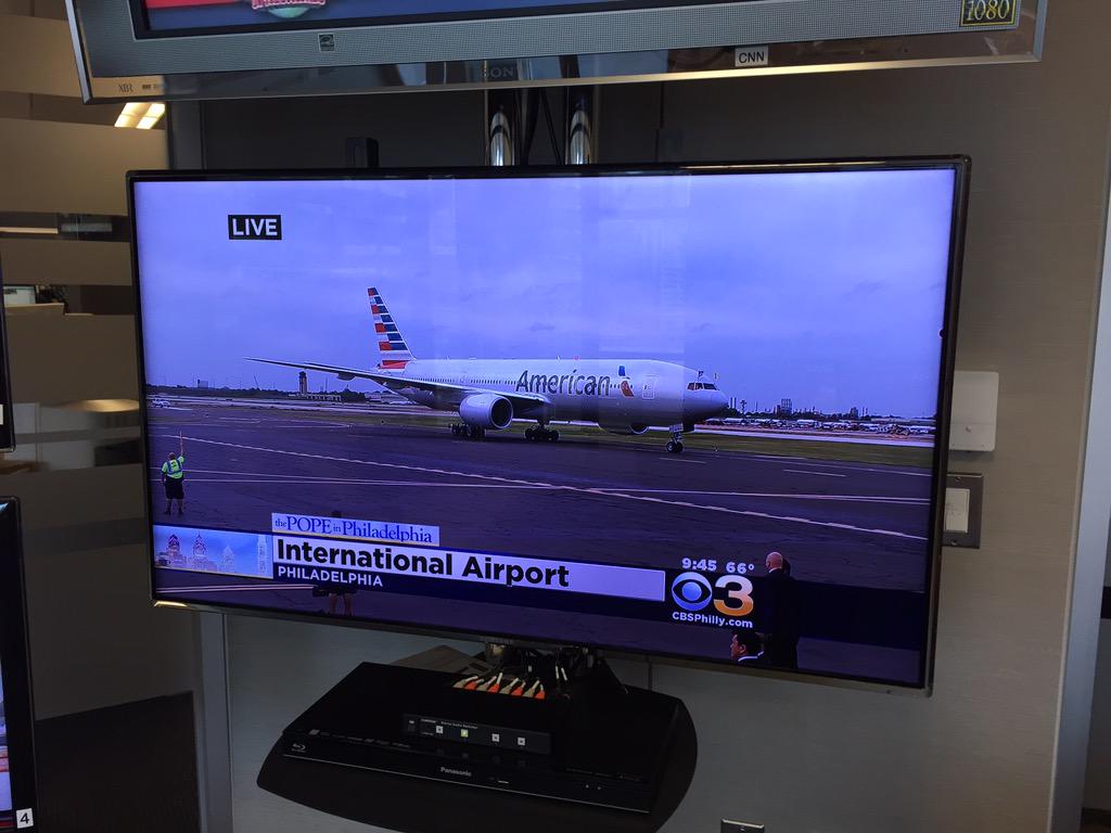 magscronan's tweet image. Francis in Philly! The plane is on the ground and the excitement is growing! #CBSPhillyPope