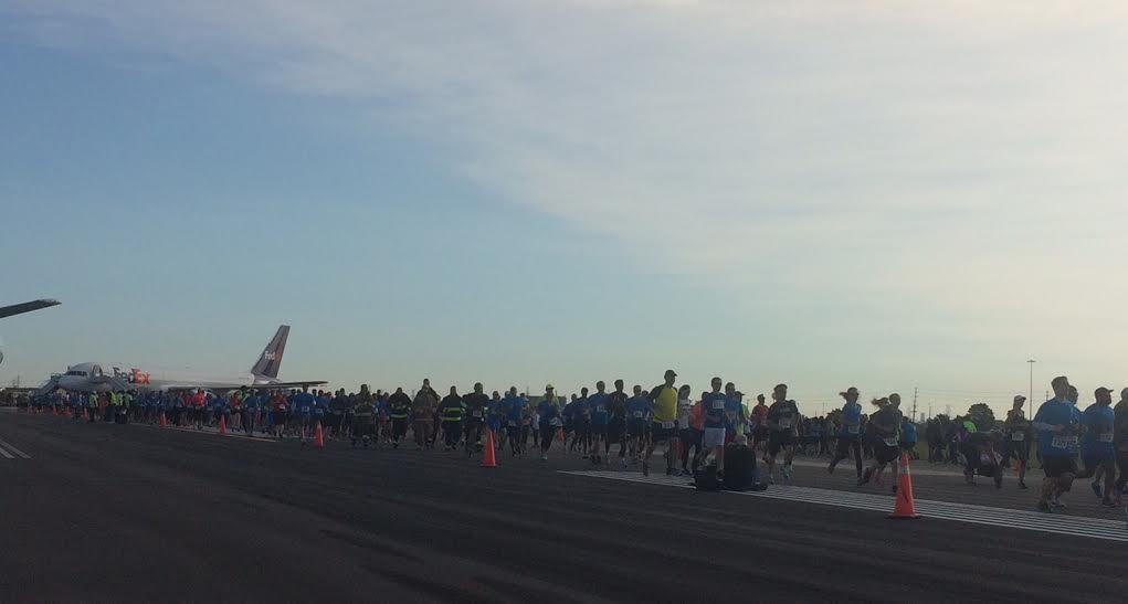 FedExCanada's tweet photo. Beautiful morning for a stroll down a runway with @TorontoPearson and their 8th Annual #RunwayRun http://t.co/sjrjSi92bt
