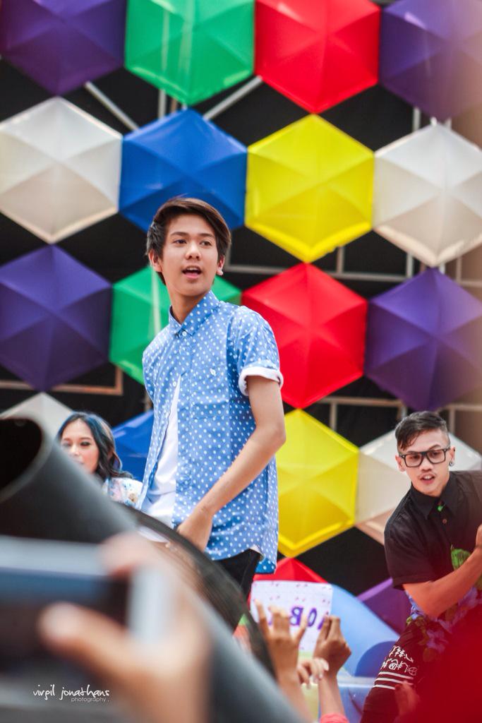 virgiljonathans's tweet photo. pict. @iqbaale at INBOX AWARDS - Bogor http://t.co/sTrKIZWkWf