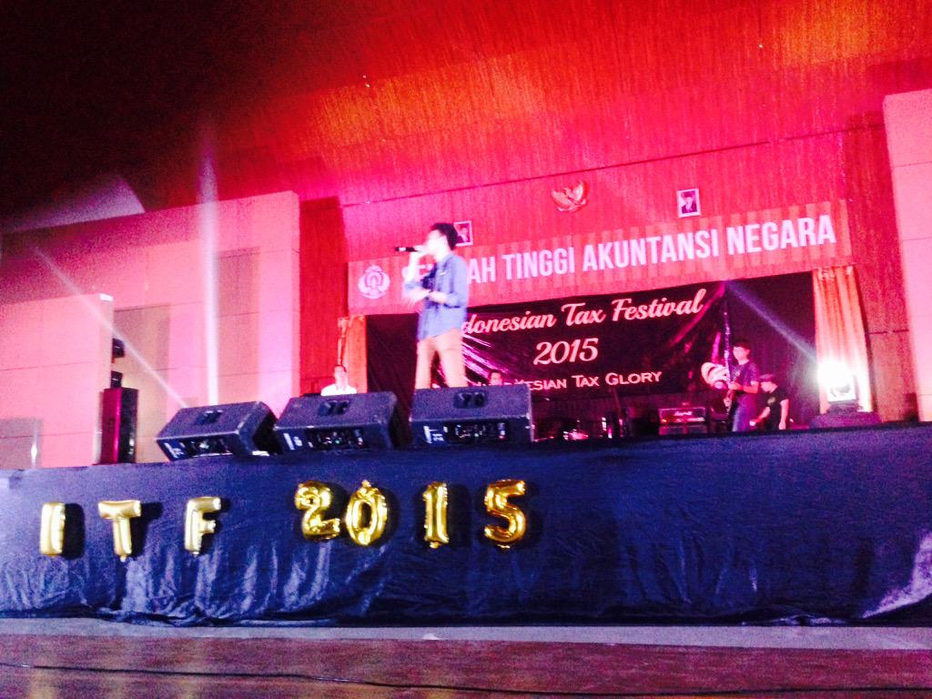 [live report]penampilan selanjutnya dari grup band The Kroyokan