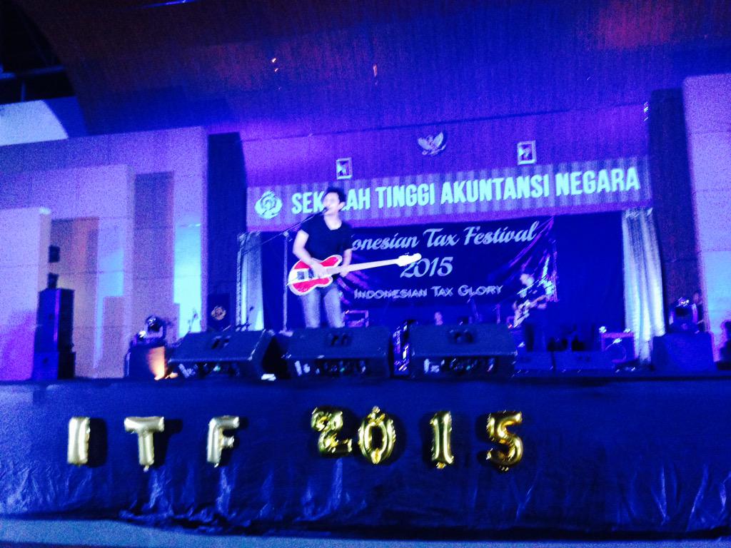 [live report]daannnn inilah...guest star kita, <a href="/BondanPrakoso_/">Bondan Prakoso</a> wuhuuu :D