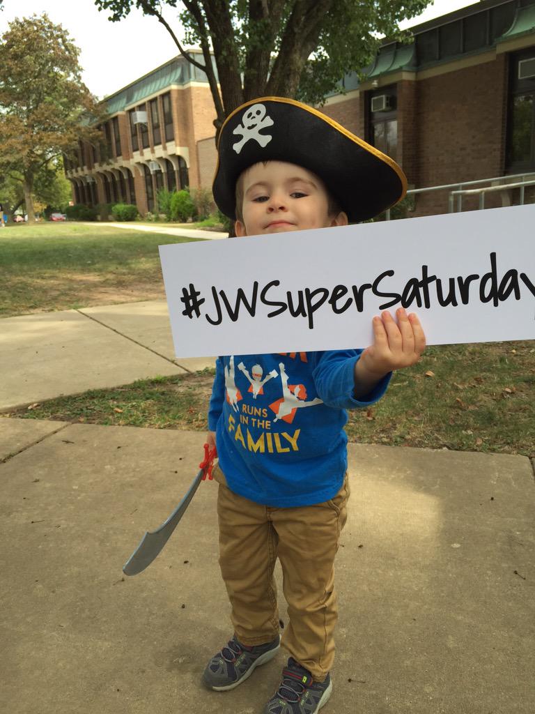 MsSimonJW's tweet photo. House 4 is ready for the photo booth at #jwsupersaturday! http://t.co/X0Qo4HUPcQ