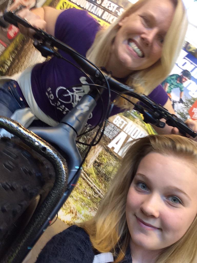 dr_sarahglover's tweet photo. @mbukmagazine loving the fat bike #goingfat http://t.co/RiQjf9EOEp