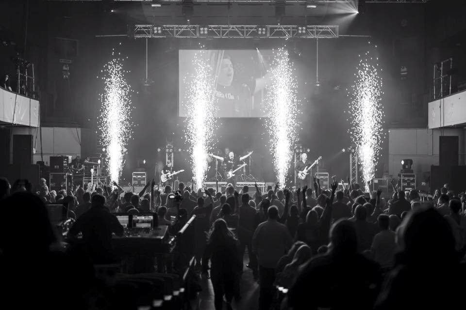 SebFirestorm's tweet photo. And even more, for all enquiries email info@firestormpyrofx.co.uk #dazsrock4charity #Firestorm #pyro http://t.co/zeLzLB4v6B