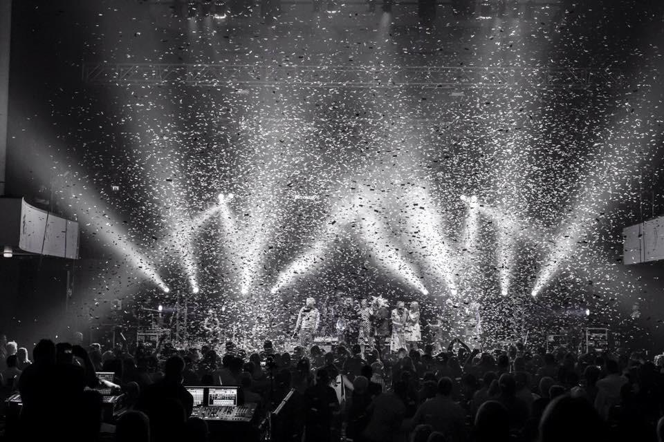 SebFirestorm's tweet photo. And even more, for all enquiries email info@firestormpyrofx.co.uk #dazsrock4charity #Firestorm #pyro http://t.co/zeLzLB4v6B