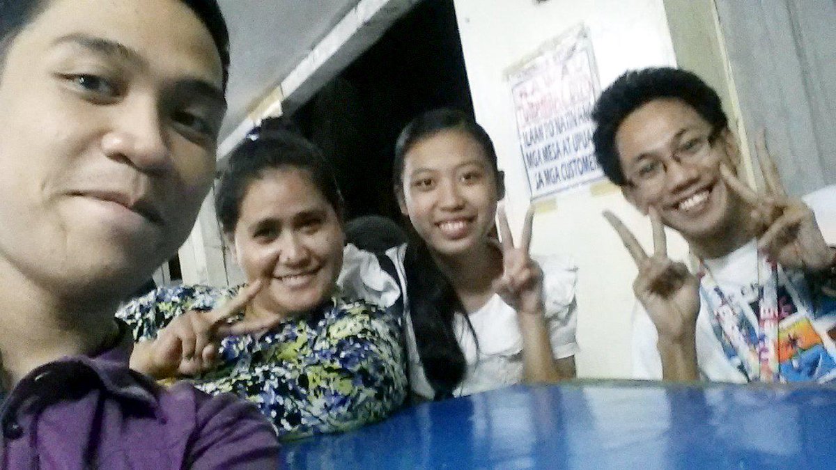 divine_sevial's tweet photo. @brysteedeye @KristelleTan07 @luibans #teamWacky 😊✌✌✌✌ http://t.co/7c1G2wB0hz