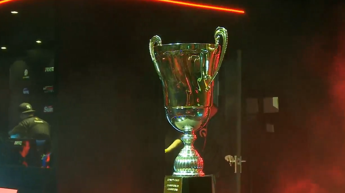 FNATIC's tweet photo. GG WP @NiPGaming! #FNATIC advance to the #Gfinity100K grand final. http://t.co/2otDNHTvxW http://t.co/IfbtjPQytJ