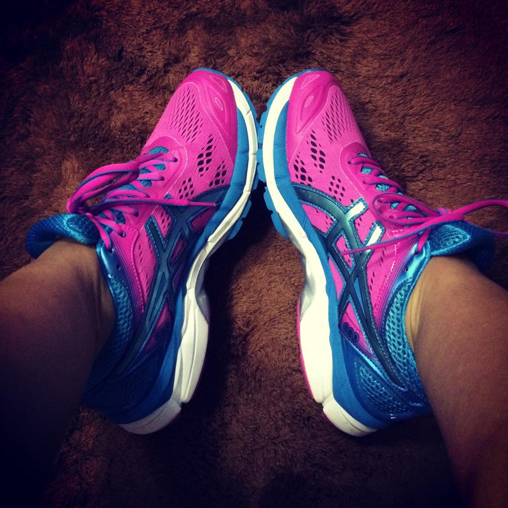 kampleo's tweet image. Nieuwe loopmaatjes gekocht na een analyse bij @StepOneBorne Direct getest! Ik loop weer op wolkjes! #running