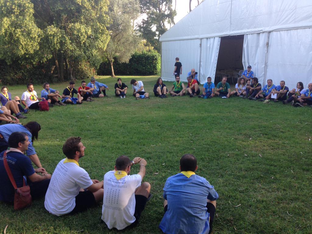 BrancaEG's tweet photo. La #brancaeg al lavoro all'#Indabaspec @agesci http://t.co/M0W2P7A4nc