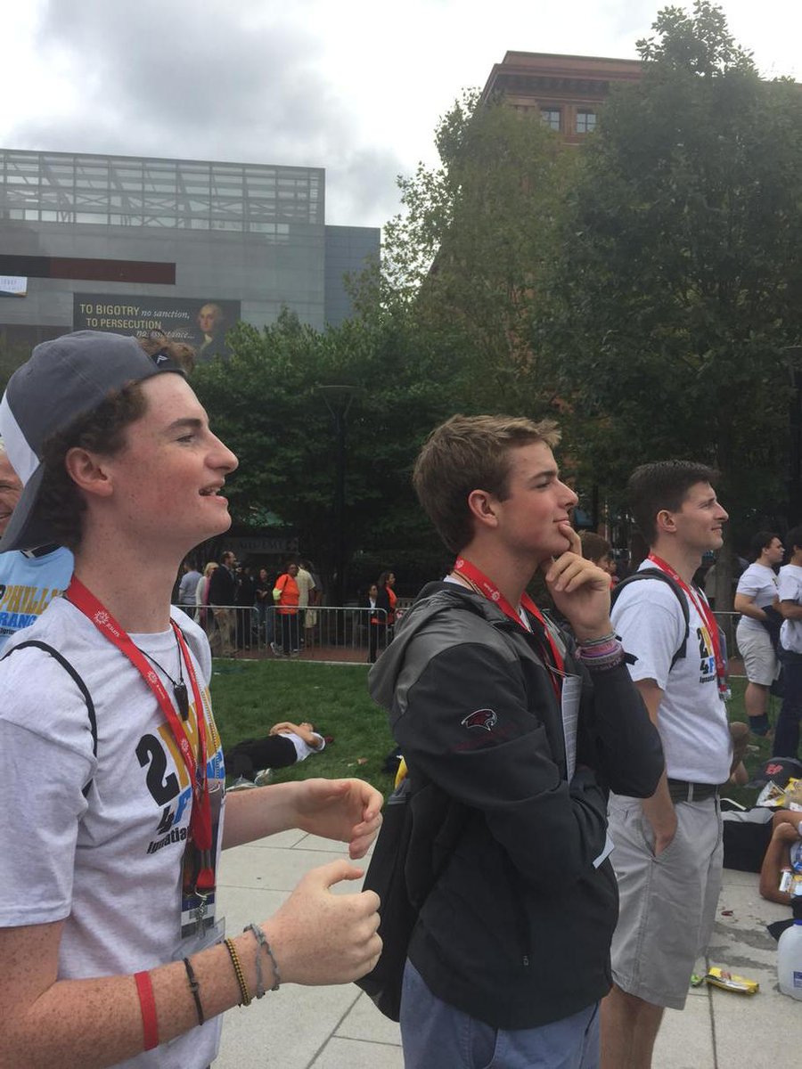 JuliaTerruso's tweet photo. St. Joe's prep juniors watch classmate bring up the gifts at the Cathedral from the jumbotrons. #popeinphilly #2P4 http://t.co/EmoLCMEmAa