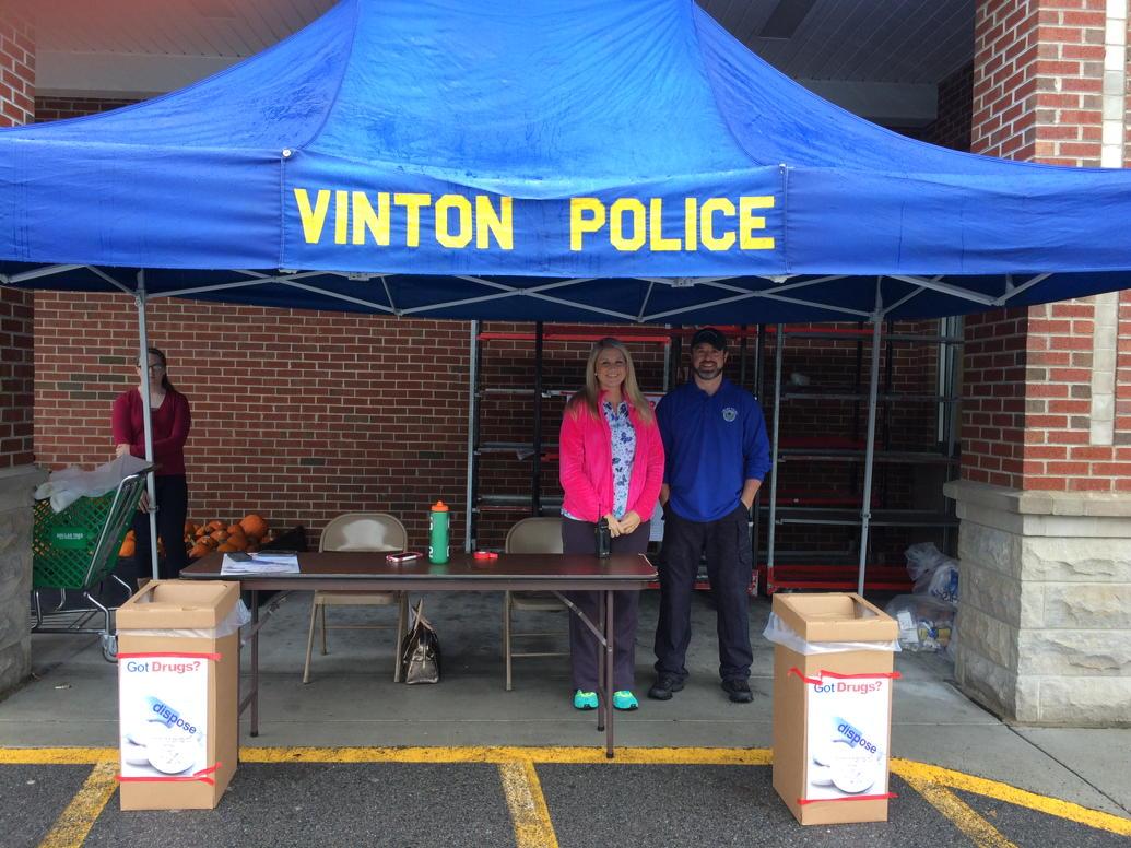 Vintonpd's tweet photo. A large amount of unwanted prescription medication has already been collected at the Vinton Kroger location. http://t.co/4qTD9vI263