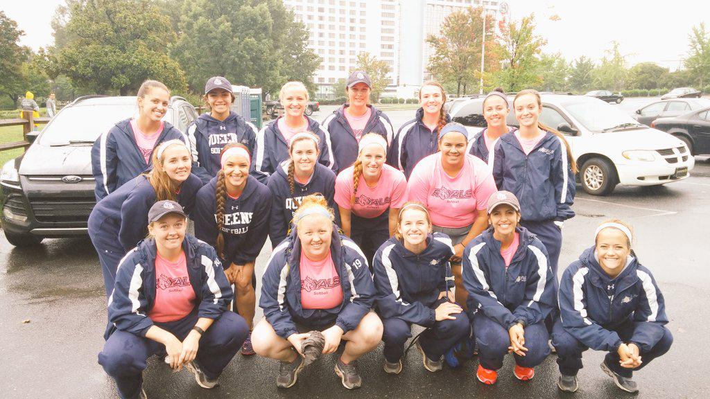 queens_softball's tweet photo. Spending the morning volunteering for the St Jude walk in Uptown @sjutdqueensu @QueensUniv @QueensAthletics #18strong http://t.co/wGWjIfgaF3